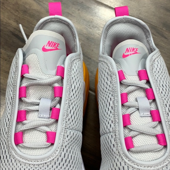 NIKE WMNS AIR MAX MOTION 2 pure platinum/laser - Picture 13 of 16